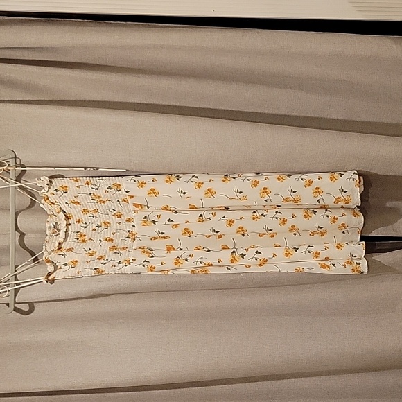 Reformation sable dress limonada sz Medium - Picture 2 of 5